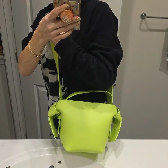 Acne Studios Neon Green Musubi Small - Picture 7 of 7